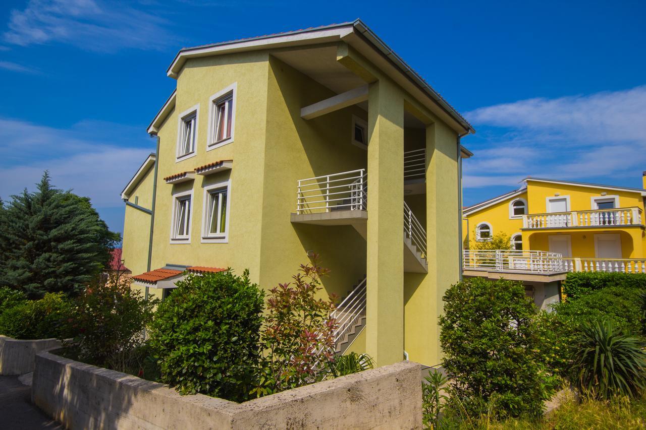 Apartments Claudia Crikvenica Esterno foto